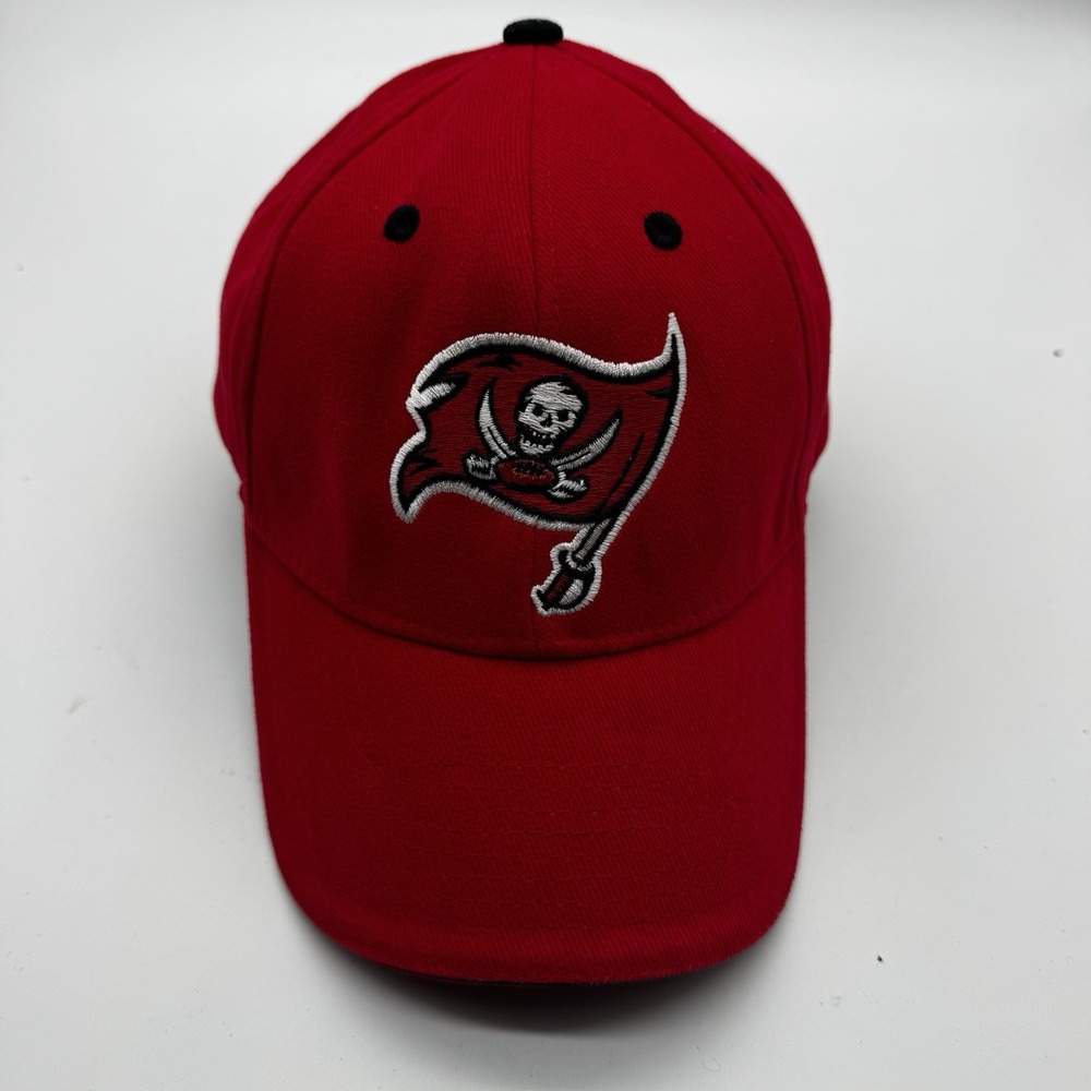 Vintage Tampa Bay Buccaneers Hat Red NFL Football Embroidered Cap OSFA